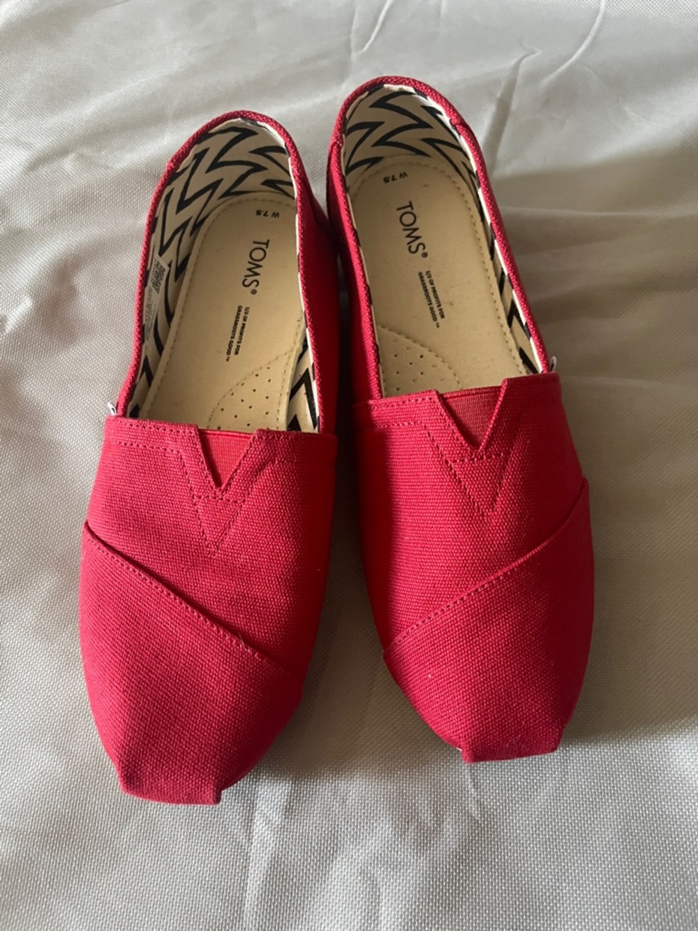 Toms Classic Canvas Slip-On Flats in Bright Red